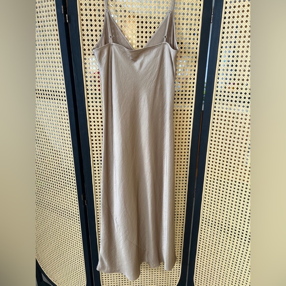 NWOT Aritzia Wilfred Tan Slip Dress - Picture 4 of 5